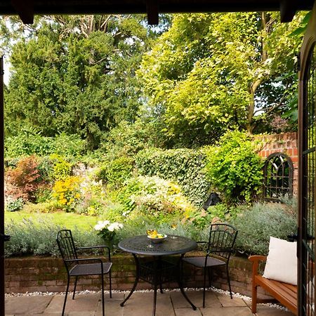 Miller Cottage A Luxury 1550'S Cottage In The Historic Centre Of Saffron Walden Exteriör bild