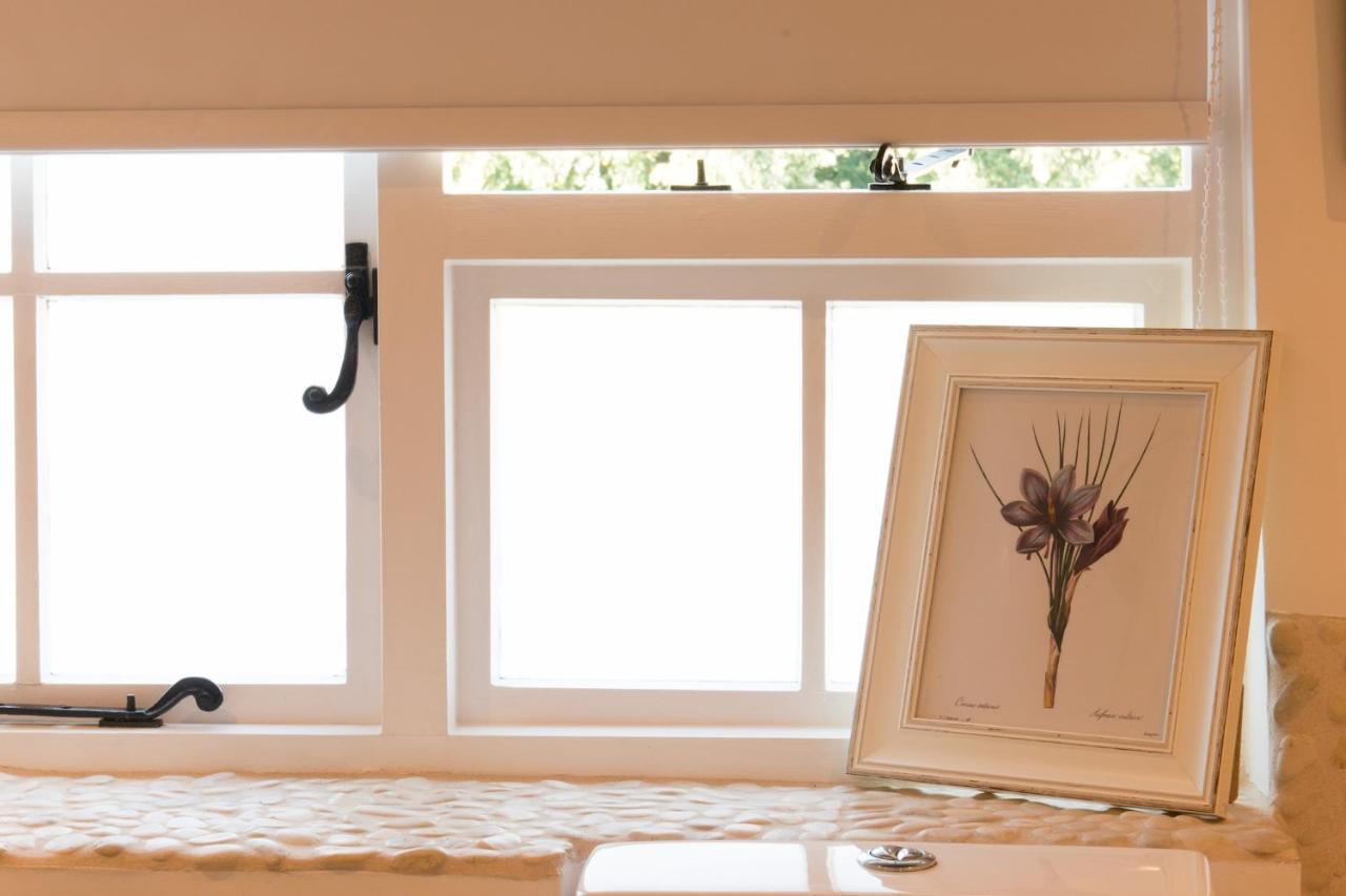 Miller Cottage A Luxury 1550'S Cottage In The Historic Centre Of Saffron Walden Exteriör bild
