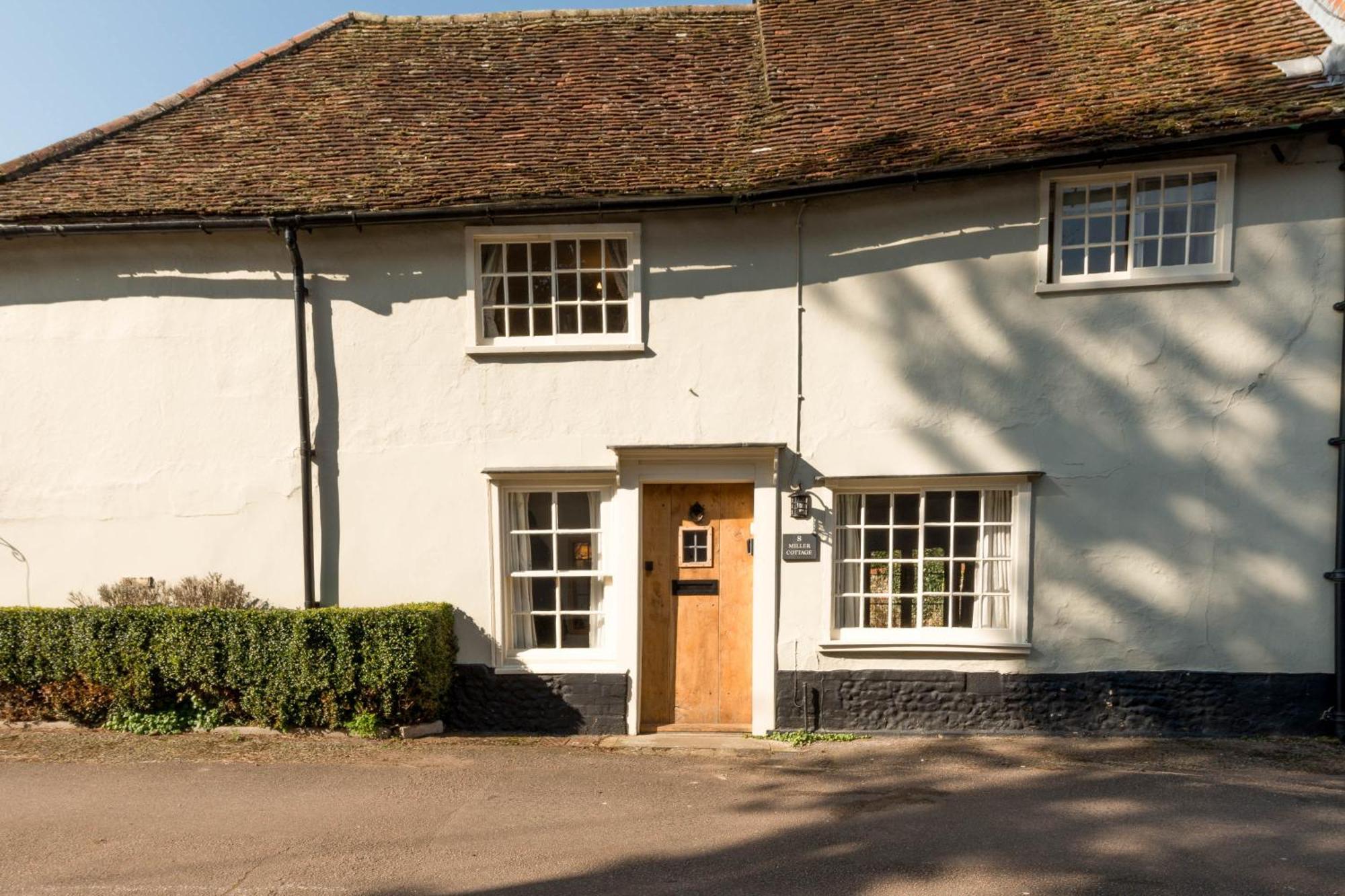 Miller Cottage A Luxury 1550'S Cottage In The Historic Centre Of Saffron Walden Exteriör bild