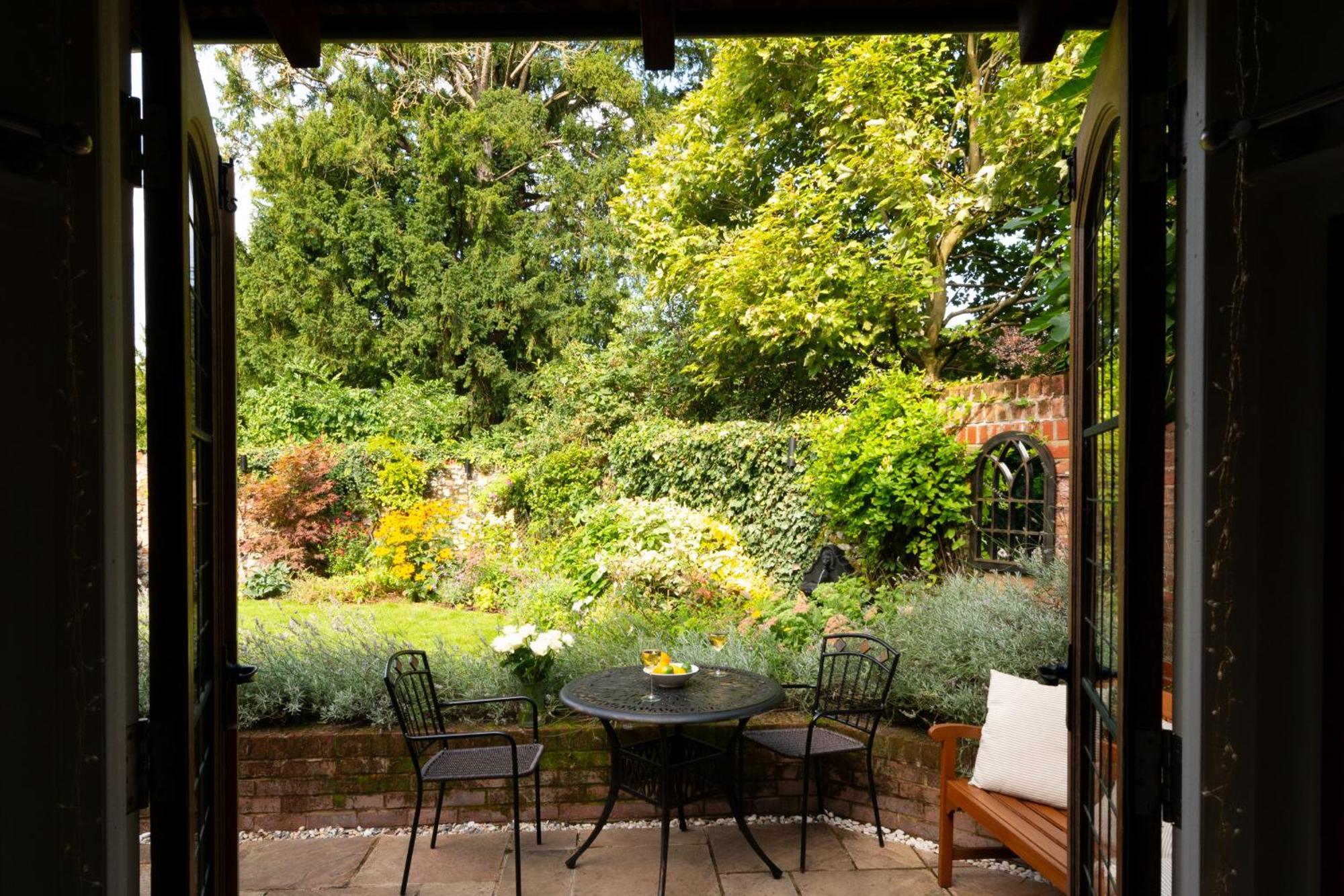 Miller Cottage A Luxury 1550'S Cottage In The Historic Centre Of Saffron Walden Exteriör bild
