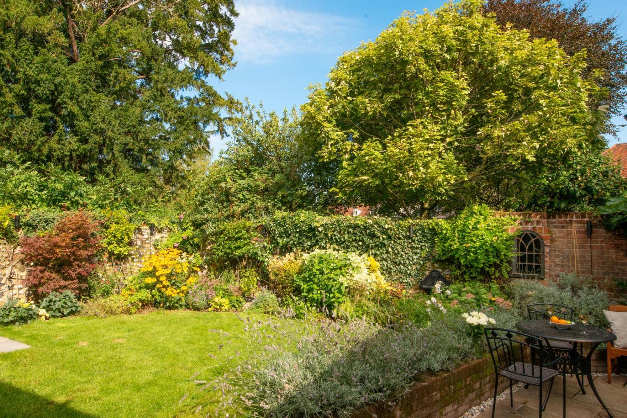 Miller Cottage A Luxury 1550'S Cottage In The Historic Centre Of Saffron Walden Exteriör bild